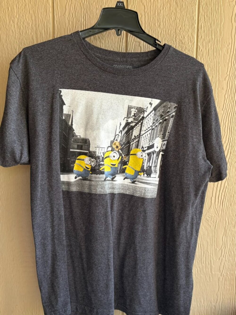 T shirt Minions walking down  Abbey Road (Beatles Parody) 2XL Unisex